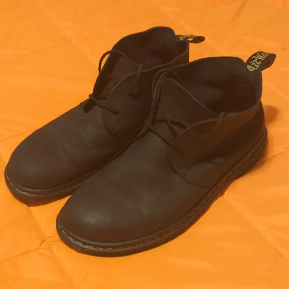 Dr. Martens - Ember Chukka Boot in Black - Picture 4 of 6